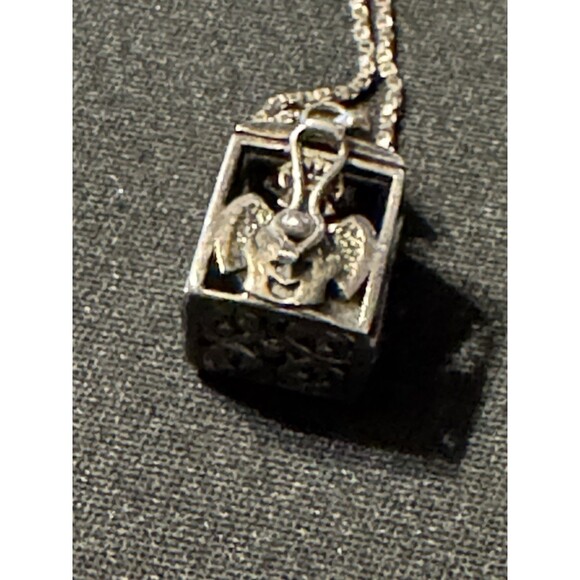 925 Prayer Box Necklace Angels on Box Vintage 18in Chain - Picture 1 of 7